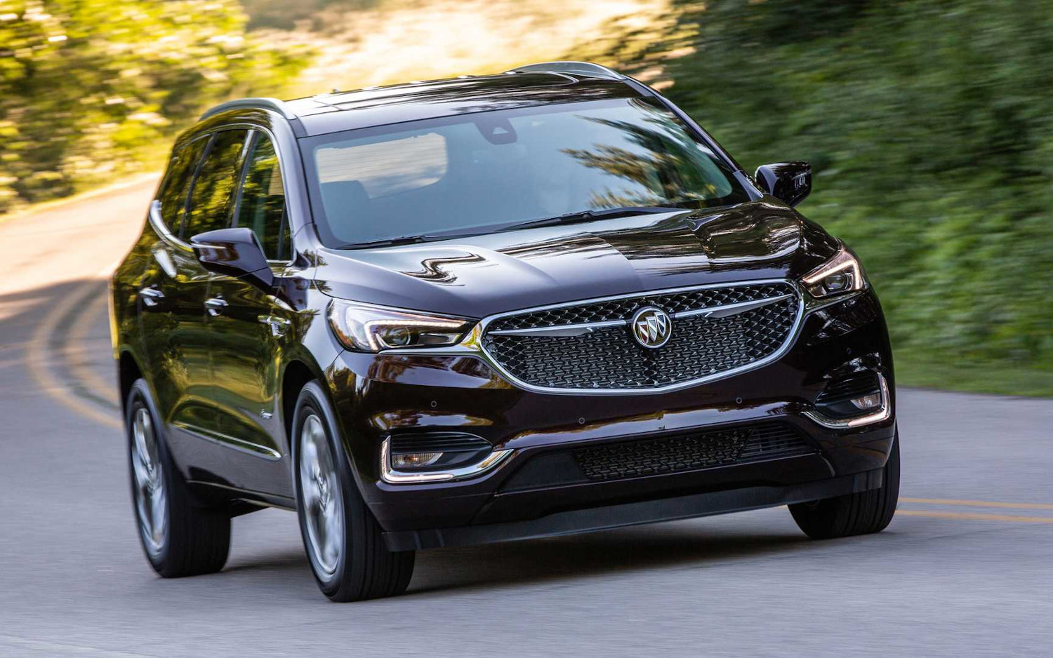 Comparison - Buick Enclave Avenir 2020 - vs - Nissan Pathfinder